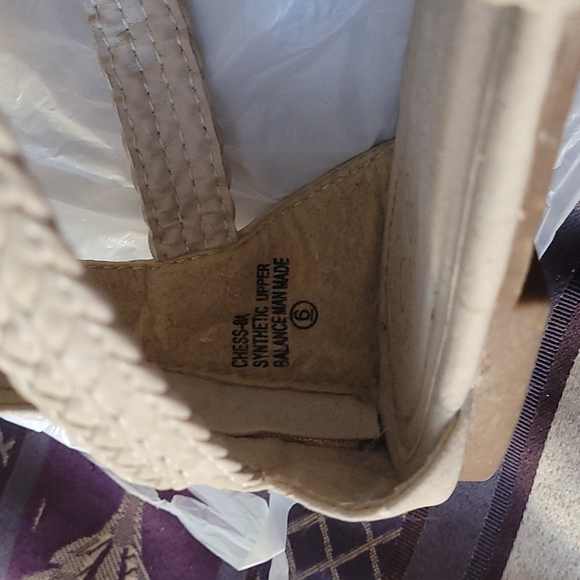 Cream/tan/beige women's sandals size 6 - Picture 6 of 7